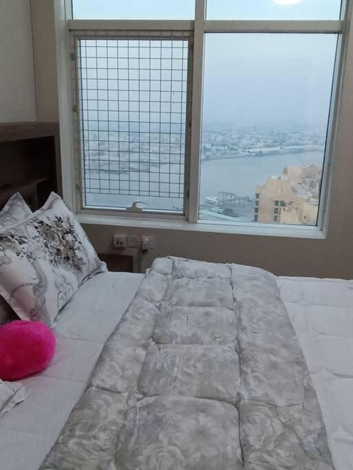 شقة فخمة وواسعة تسع عائلة كبيرة Ajman Eksteriør billede